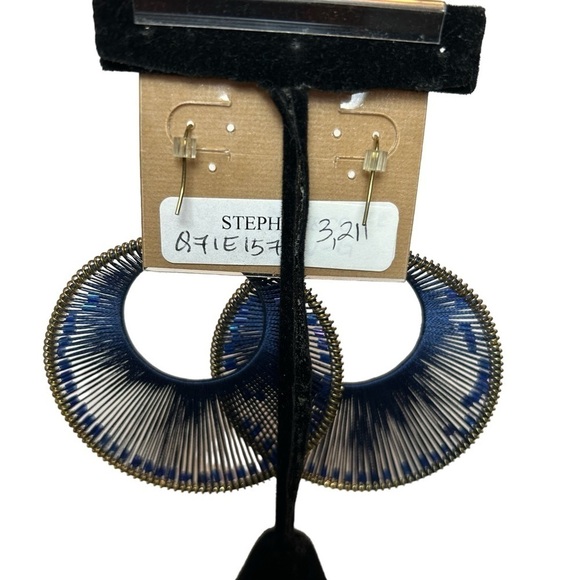 Large Blue Circular Hoop Blue Crystal Beads Woven Inside String Pierced Earrings - Picture 6 of 12